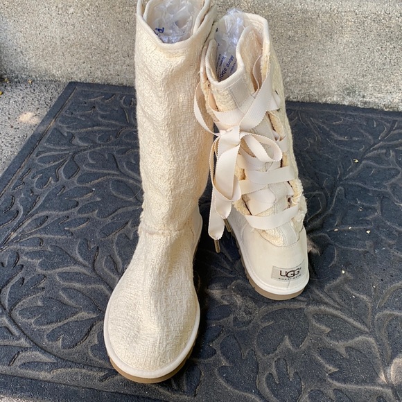 Ugg Heirloom Cream Woven Textile and Genuine Sheepskin Lace Up Ribbon Tall Boots - Picture 2 of 13